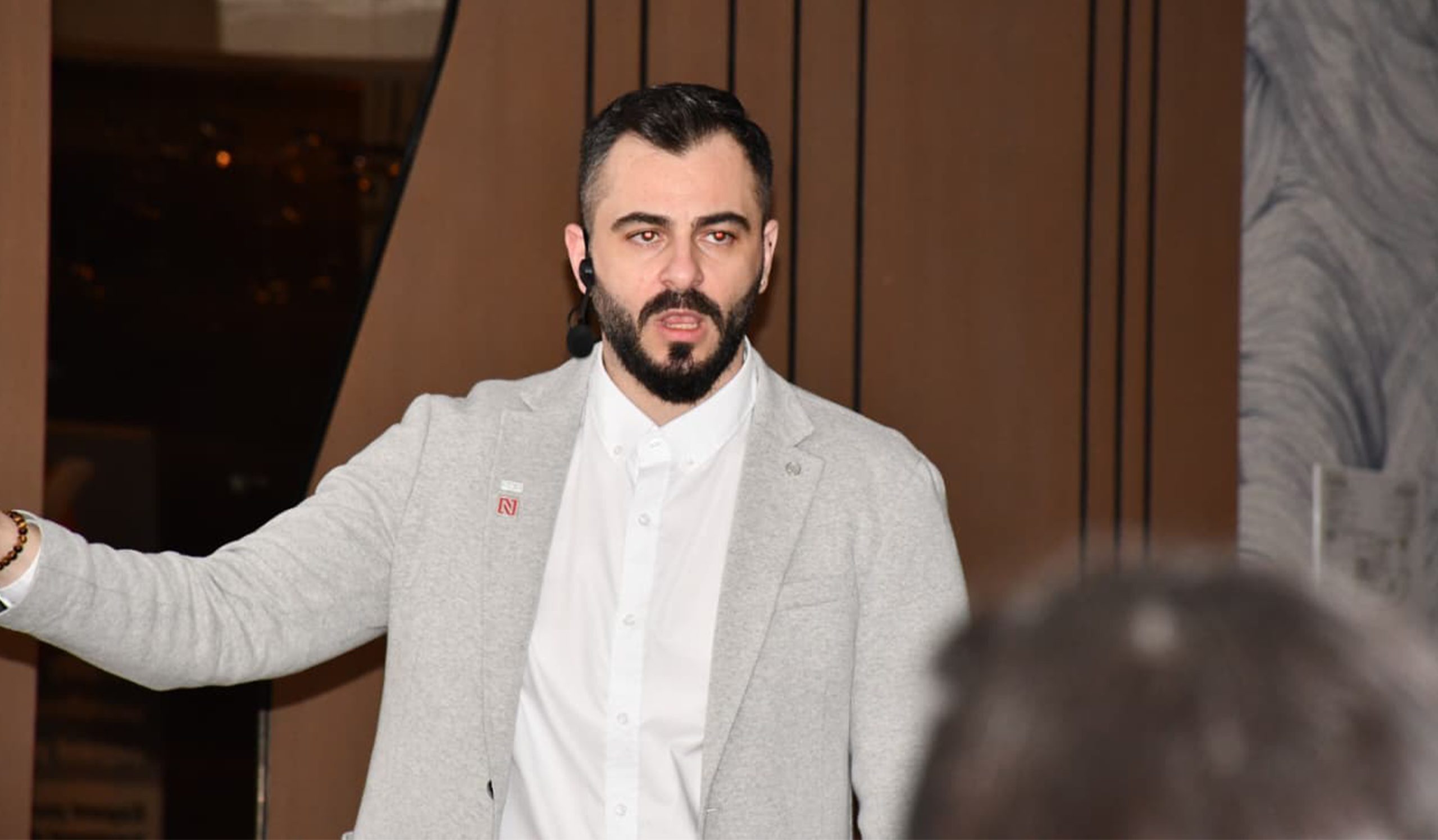 Advanced lecture: The intelligent  workflow: AI, dynamic  navigation, and  photogrammetry